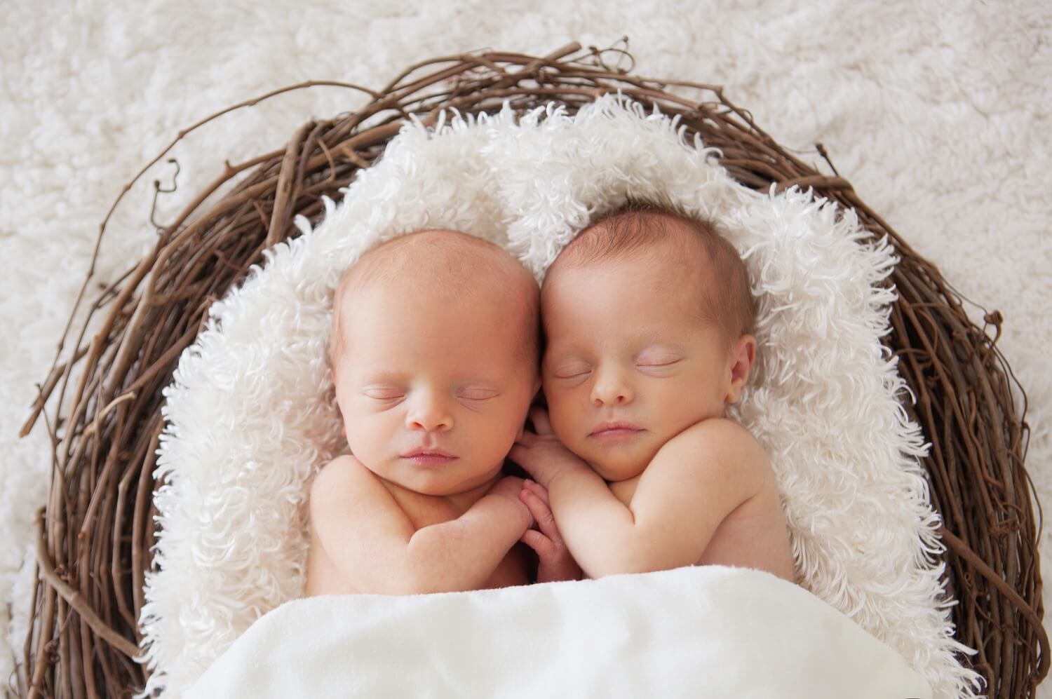 赤ちゃんが双子だった場合の出産祝いの相場